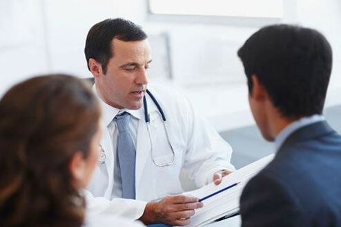 An endocrinologist will help diagnose diabetes mellitus and prescribe a treatment regimen for the condition